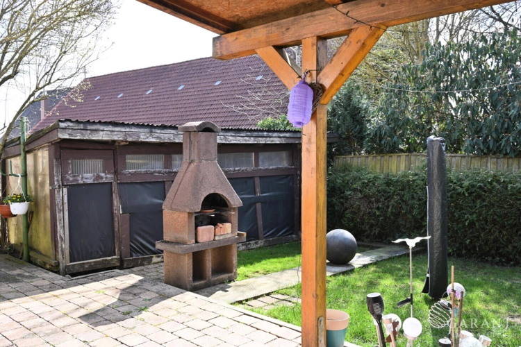 Terrasse mit Garten