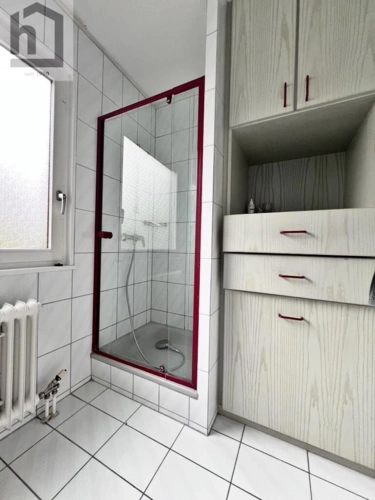 Gästebad mit Dusche Ans.1