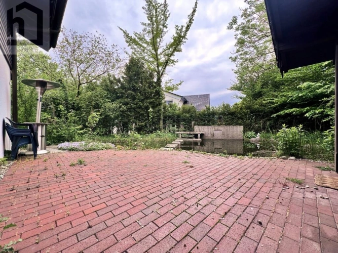 Gartenterrasse am Wohnzimmer