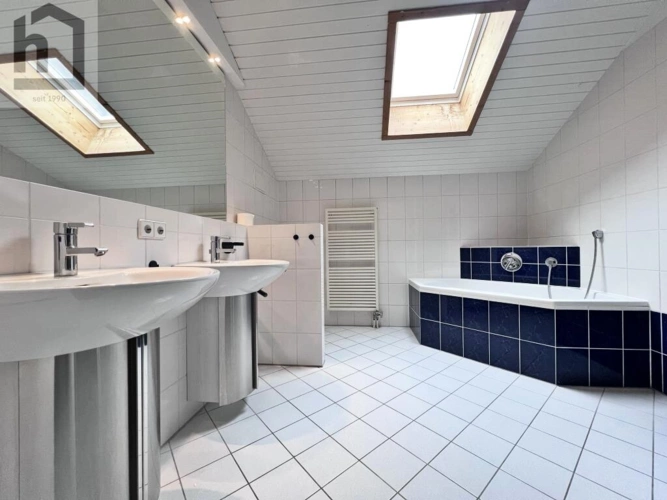 Badezimmer im DG Ans.1