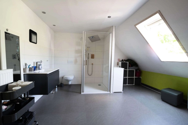 Badezimmer DG-Wohnung (1)