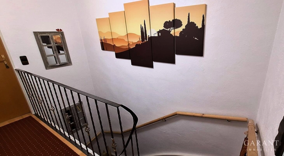 Treppe zum Obergeschoss