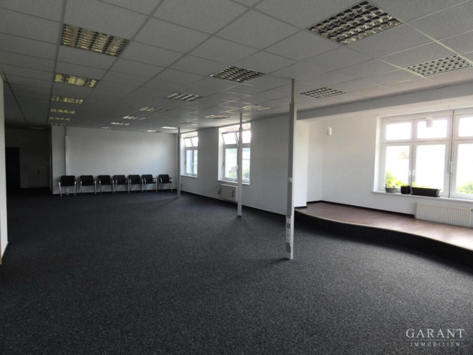 großes Büro 1