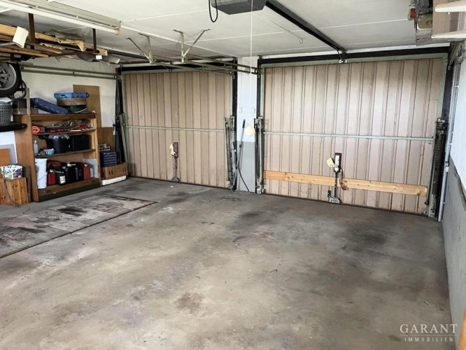 Doppelgarage-mit-E-Tor
