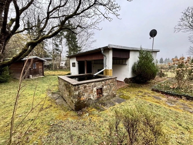 Bungalow mit Bassin
