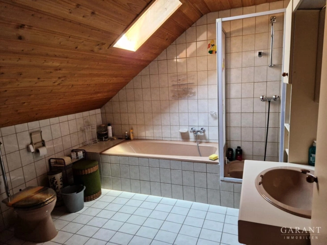 Bad Dachgeschosswohnung1