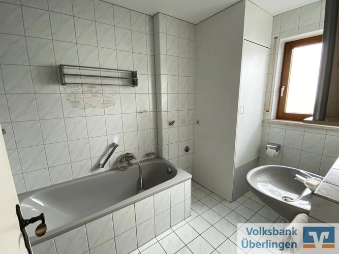 Tageslichtbad mit Badewanne