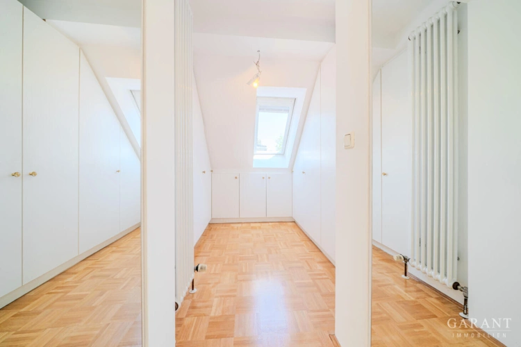 Begehbarer Kleiderschrank Eltern OG