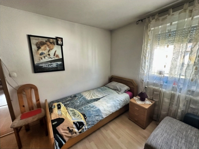 Schlafzimmer 1