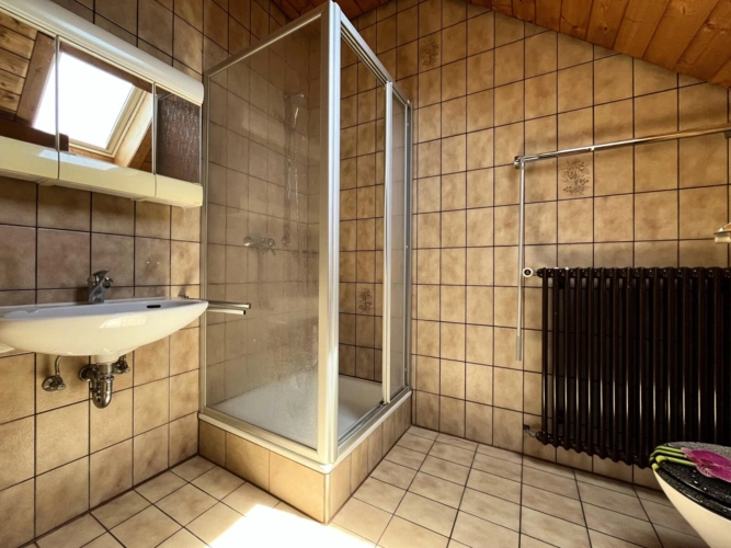 Badezimmer DG
