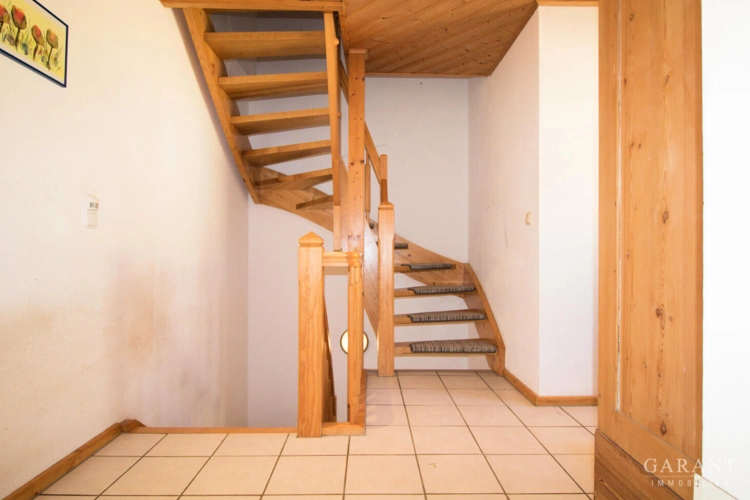 OG1-Holztreppe