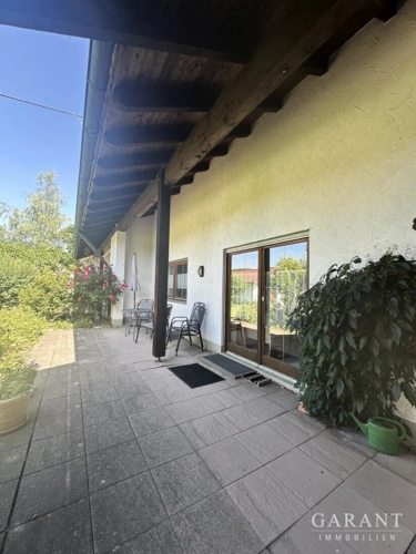 Sonnige Süd-Terrasse.