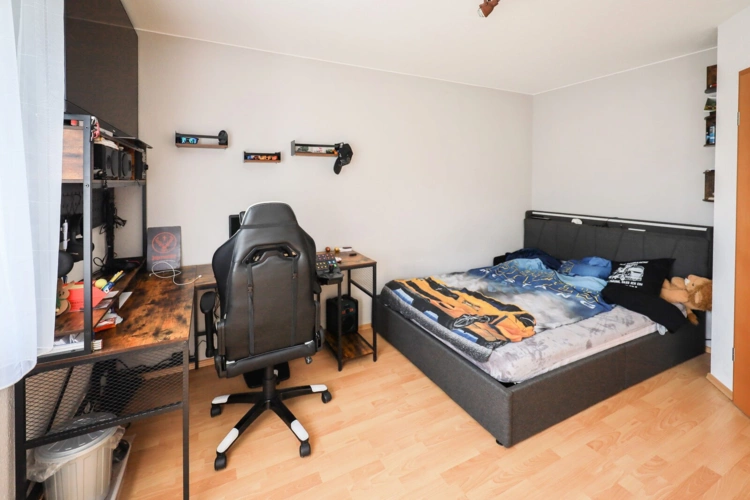 Schlafzimmer 1