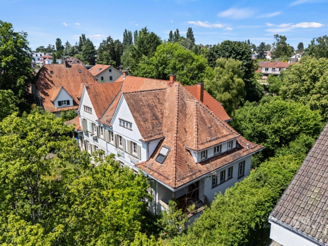 Luftaufnahme mit Garten