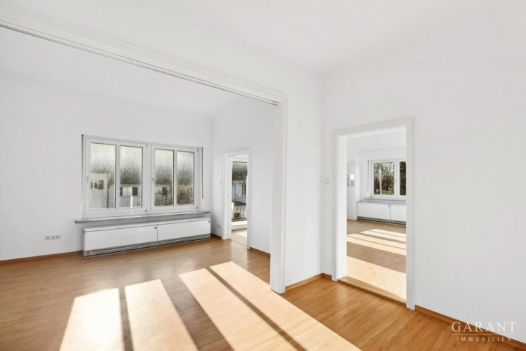 1-OG-links-Diele-m-Blick-i-Esszimmer