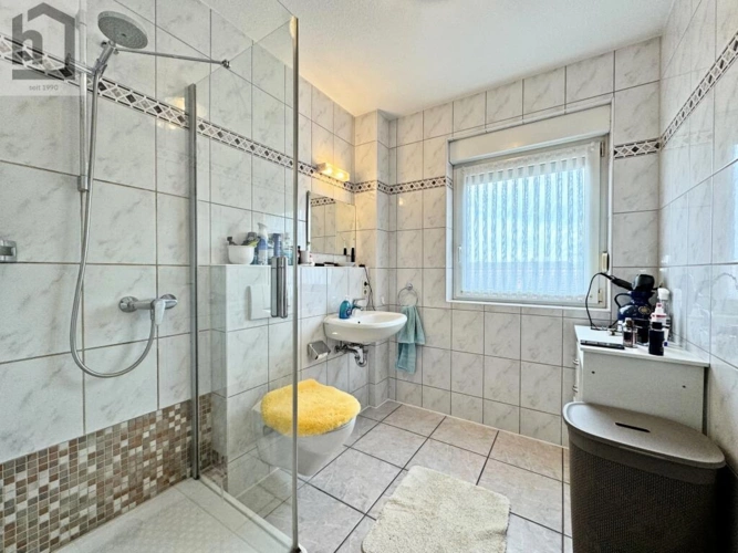 Bad mit Dusche