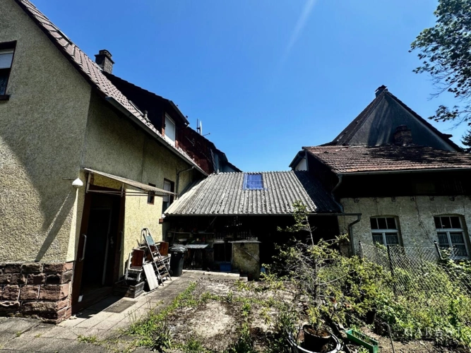 Haus, Scheune und Anbau