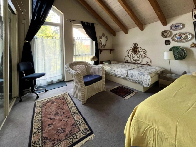 Schlafzimmer DG