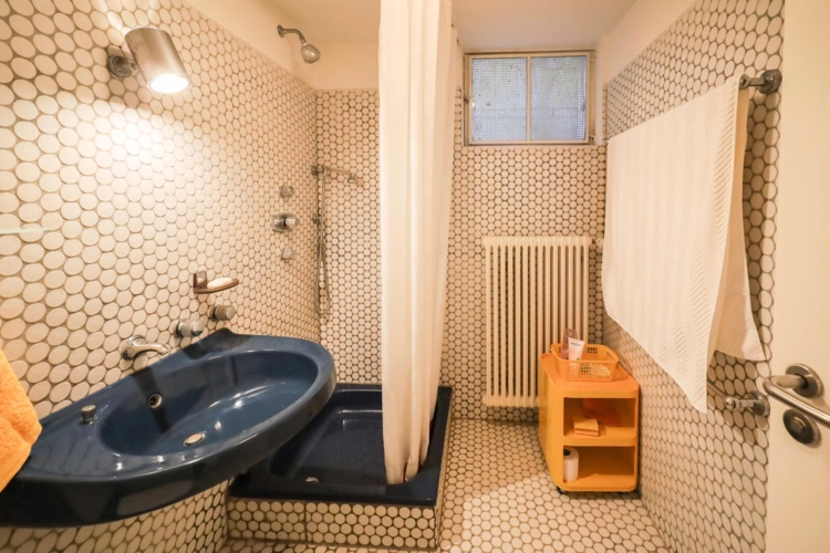 Badezimmer Einliegerwohnung UG