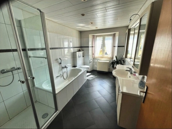 Blick Badezimmer 1.OG
