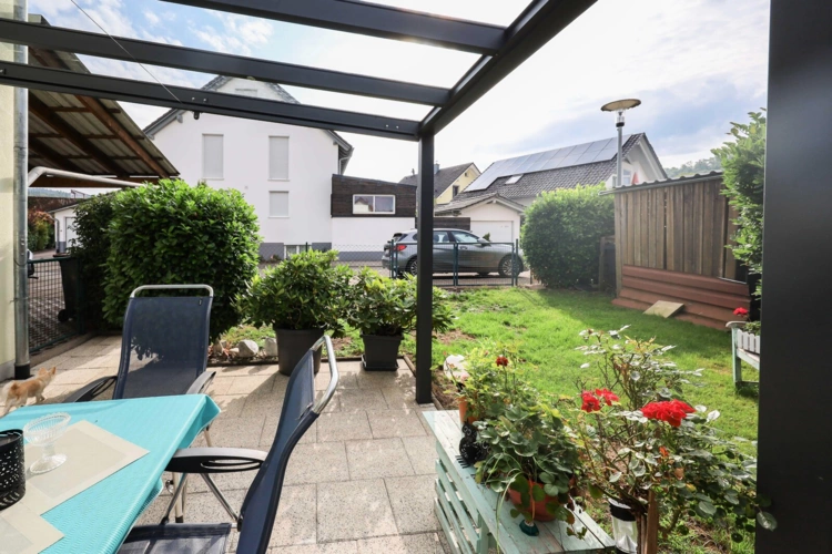 Terrasse Südseite/ Garten