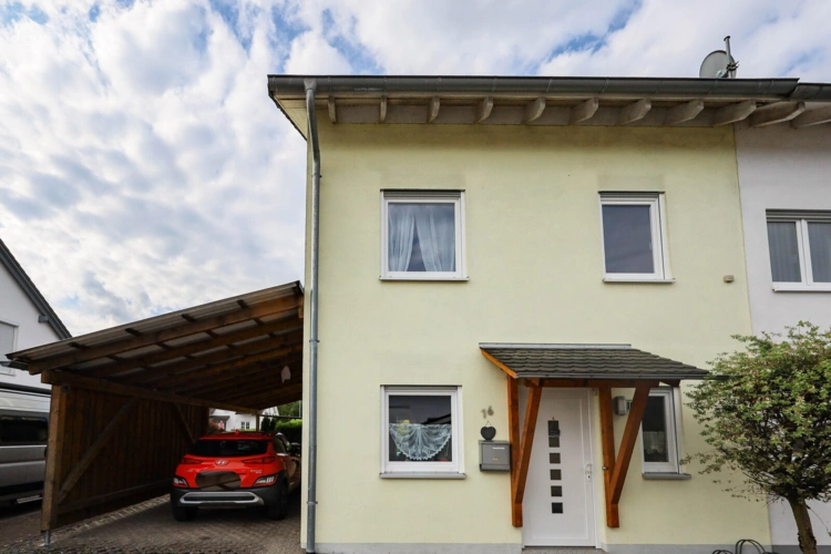 Ansicht Nord mit Carport