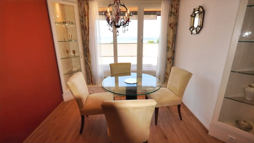 Esszimmer mit Seesicht