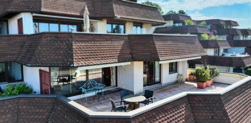 Sicht auf die große Dachterrasse