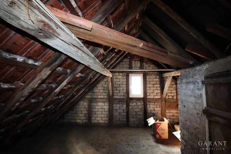 2 Ausbaufähiger Dachboden