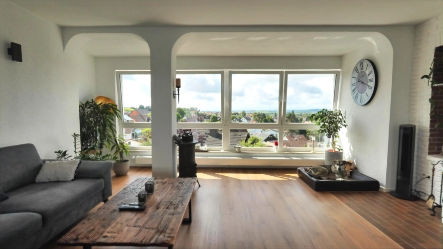 Lichtdurchfluteter Wohnbereich