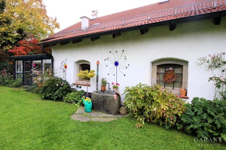 Hausrückseite mit Wintergarten