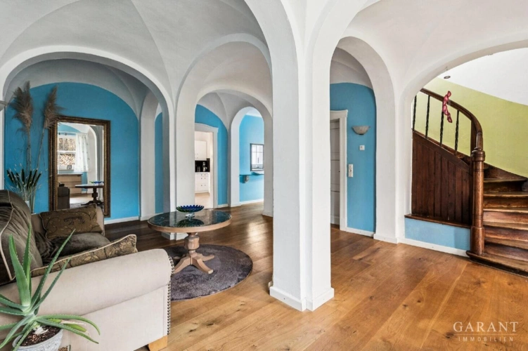 Große Aula im Eingangsbereich