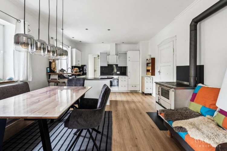 Wohnzimmer im E.G. mit Wintergarten