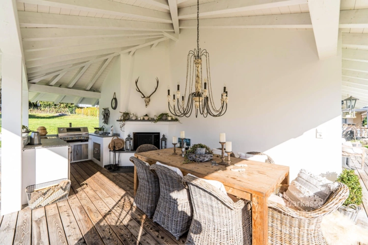 Sitzplatz mit Küche