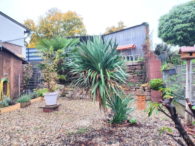 Steingarten vor der Einliegerwohnung