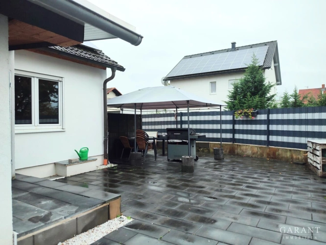 Terrasse beim Wintergarten