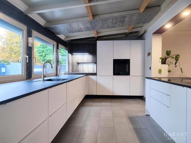 Hochwertige Einbauküche Erdgeschoß Wintergarten