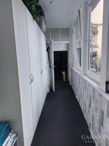 Laubengang zur Wohnung im Hinterhaus - Teil 1