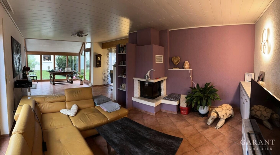 Wohnbereich mit Kamin