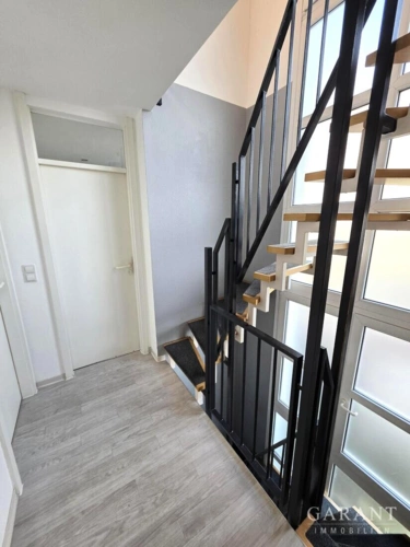 Flur/Treppenaufgang zum DG