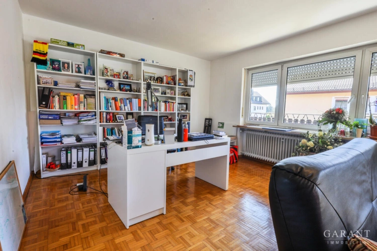 Arbeitsbereich im Wohnzimmer