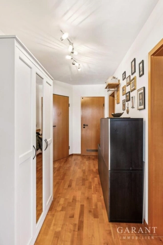 Küche mit Zugang zum Balkon