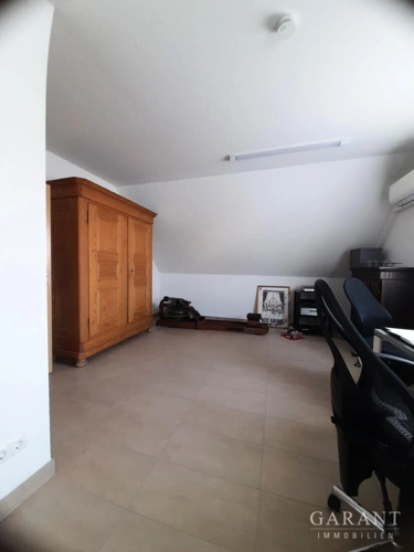 Dachboden mit Stromspeicher