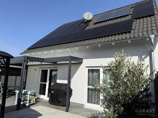 Gartenhaus mit Überdachung