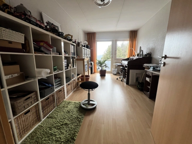 Arbeits -oder Kinderzimmer