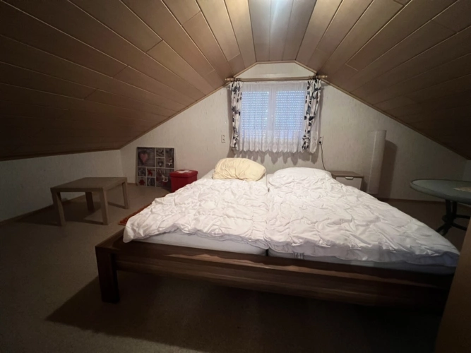 Dachboden-Zimmer 1