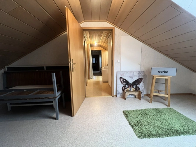 Dachboden-Zimmer 2