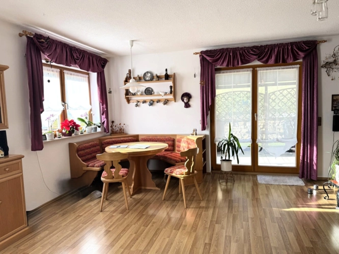 EG: Esszimmer mit Eckbank