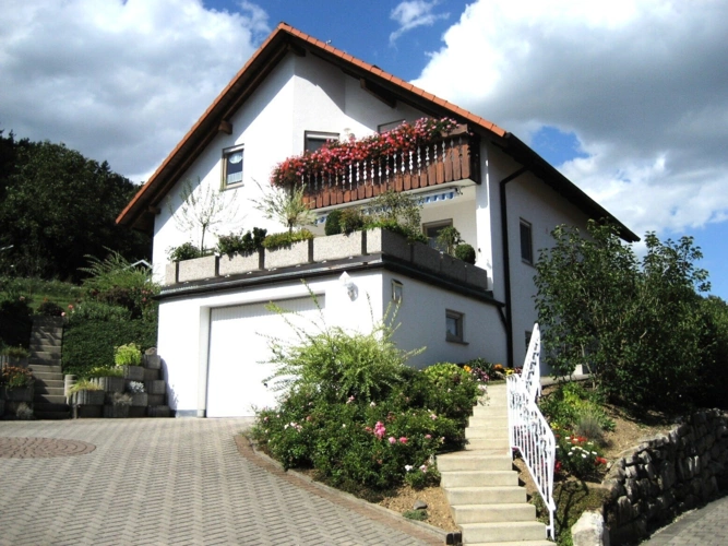EInfamilienhaus mit Garage