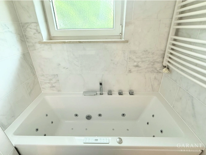 Whirlpool Badewanne (Seite 1)
